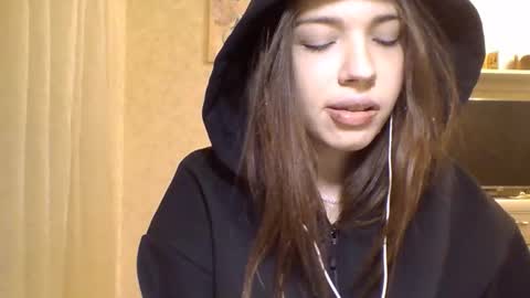 Jennifer online show from January 14, 8:39 pm