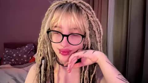 Amaya online show from December 4, 3:44 pm