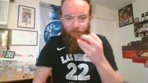 joey2snowy759685 online show from October 18, 10:03 pm