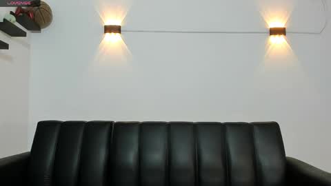 john_ssnow29 online show from April 10, 9:03 am