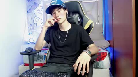 Snapshot of johnny_cagee chatting on October 11, 5:56 am johnny_cagee online show from October 11, 5:56 am