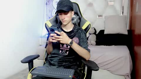 johnny_cagee online show from January 13, 3:25 am