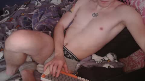 Snapshot of johnny_positive chatting on February 24, 2:04 pm Johnny online show from February 24, 2:04 pm
