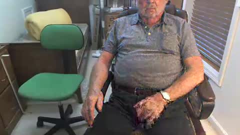 johnnys110153 online show from November 16, 10:12 pm