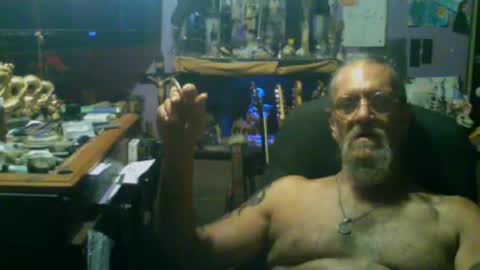 Snapshot of johnnyshung1 chatting on September 12, 9:55 am johnnyshung1 online show from September 12, 9:55 am