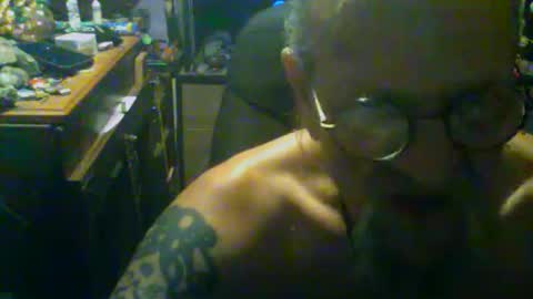 Snapshot of johnnyshung1 chatting on October 18, 9:08 pm johnnyshung1 online show from October 18, 9:08 pm