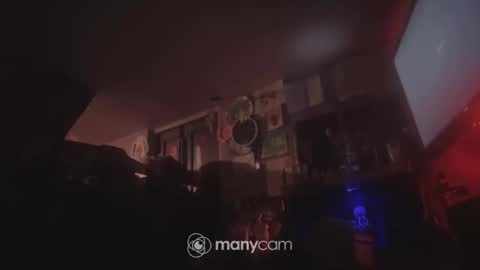 Snapshot of johnnyshung1 chatting on December 8, 3:50 am johnnyshung1 online show from December 8, 3:50 am