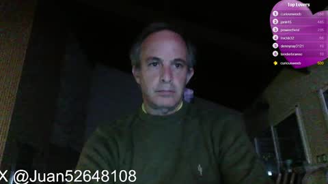 Snapshot of johnq_23 chatting on September 22, 12:26 am John online show from September 22, 12:26 am