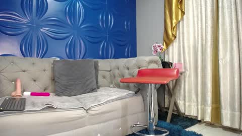 Snapshot of jolieduvalle chatting on October 15, 1:45 pm Jolie online show from October 15, 1:45 pm