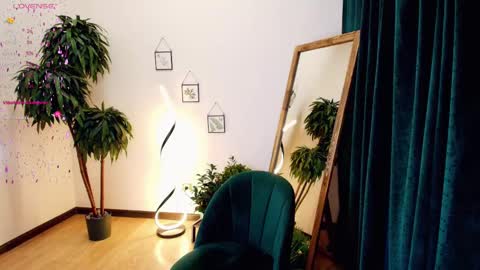 Snapshot of jolly_bean chatting on February 27, 10:20 pm Polly  online show from February 27, 10:20 pm