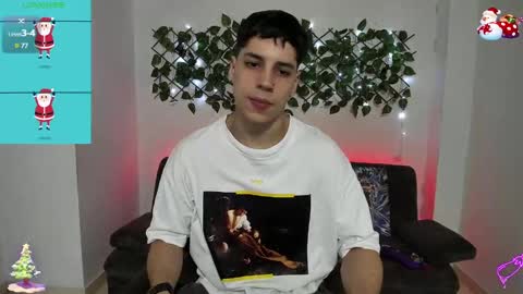 Snapshot of jonathanjoestar_ chatting on December 12, 9:04 pm Instagram jonathanfit14 online show from December 12, 9:04 pm