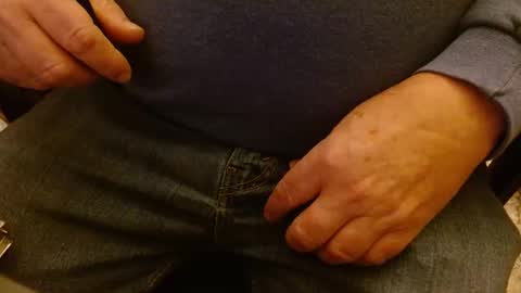 joncpics online show from January 13, 1:45 am