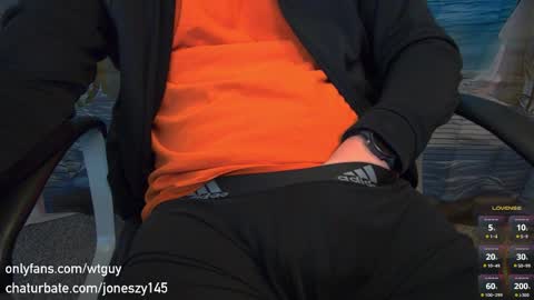 WhteGuy online show from April 17, 3:09 am