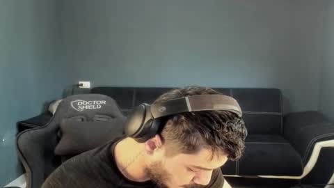 jonnyporn1 online show from March 2, 11:39 am