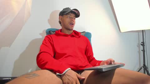 JordanParis online show from December 22, 6:49 am