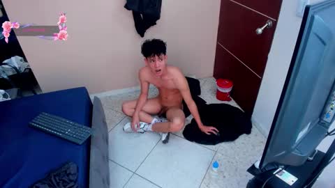 Snapshot of joselucian chatting on October 2, 9:57 pm jose online show from October 2, 9:57 pm