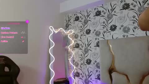 Joselyn  online show from March 28, 11:44 am