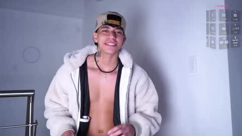 Josep online show from November 24, 1:15 am