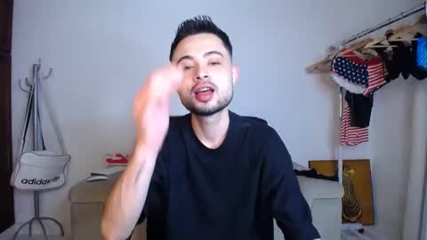 Snapshot of josezaens_ chatting on October 20, 10:09 am josezaens_ online show from October 20, 10:09 am