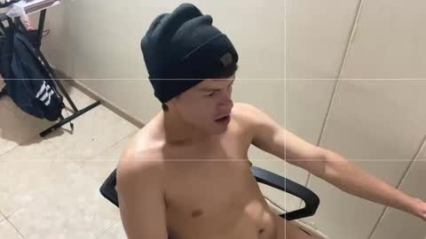 Nicolas online show from April 22, 2:08 am