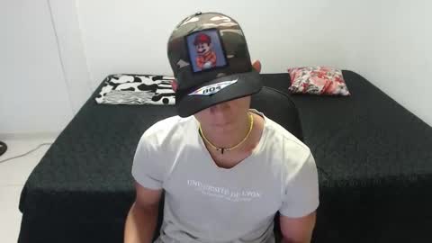 josue25sex online show from November 29, 5:48 am