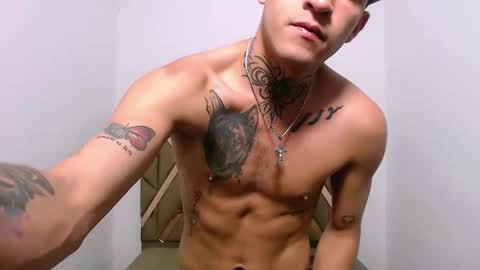 josue_linares online show from March 4, 4:31 am