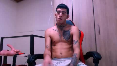 josue_linares online show from March 10, 3:27 pm