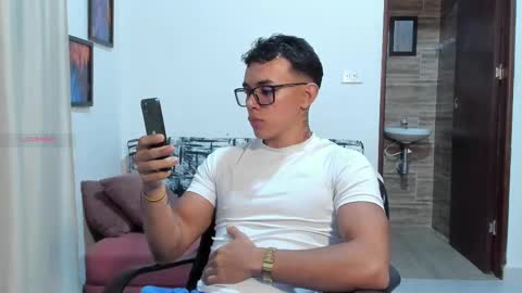 Snapshot of joulianogreco1 chatting on October 9, 1:55 am Im Jouliano online show from October 9, 1:55 am