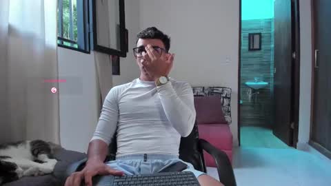 Snapshot of joulianogreco1 chatting on October 2, 8:51 pm Im Jouliano online show from October 2, 8:51 pm