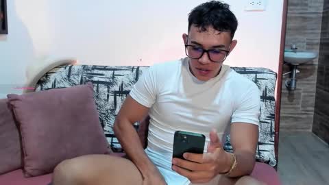 Snapshot of joulianogreco1 chatting on October 10, 1:55 am Im Jouliano online show from October 10, 1:55 am