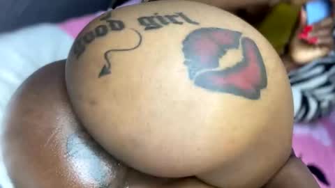 Butterflyass online show from March 3, 5:09 am