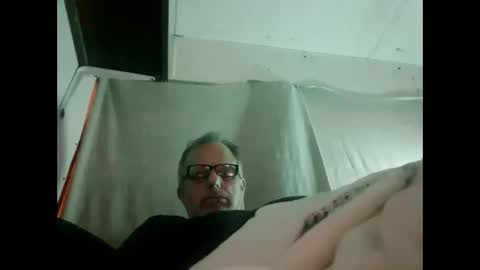 Snapshot of jsmitty40 chatting on October 3, 5:16 am Jsmitty40 online show from October 3, 5:16 am