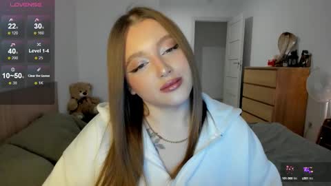 Snapshot of ju_lii chatting on February 4, 2:32 pm Julia and Julia online show from February 4, 2:32 pm