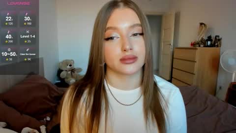 Snapshot of ju_lii chatting on February 19, 2:33 pm Julia and Julia online show from February 19, 2:33 pm