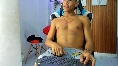 Snapshot of juan_contreras7 chatting on September 25, 12:23 pm juan_contreras7 online show from September 25, 12:23 pm