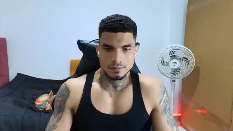 juan_gomez_1 online show from November 25, 12:09 am