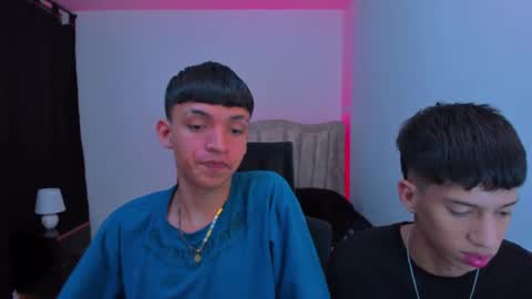 Snapshot of juan_nd_steven chatting on September 25, 4:41 am JuanSteven online show from September 25, 4:41 am