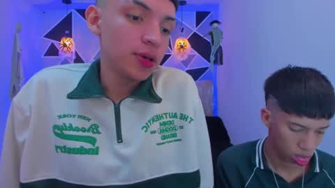 Snapshot of juan_nd_steven chatting on October 17, 11:31 pm JuanSteven online show from October 17, 11:31 pm