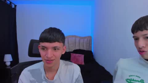 Snapshot of juan_nd_steven chatting on September 23, 4:28 am JuanSteven online show from September 23, 4:28 am