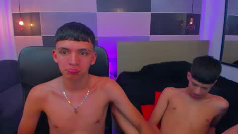 Snapshot of juan_nd_steven chatting on February 4, 8:02 am JuanSteven online show from February 4, 8:02 am