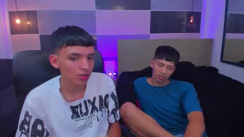 Snapshot of juan_nd_steven chatting on February 8, 7:26 am JuanSteven online show from February 8, 7:26 am
