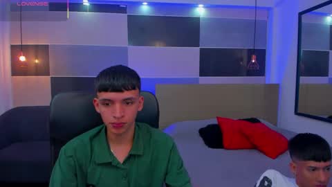 Snapshot of juan_nd_steven chatting on February 27, 4:24 am JuanSteven online show from February 27, 4:24 am