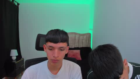 Snapshot of juan_nd_steven chatting on September 11, 4:47 am JuanSteven online show from September 11, 4:47 am
