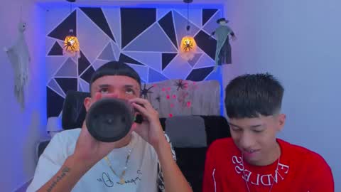 Snapshot of juan_nd_steven chatting on October 22, 4:26 am JuanSteven online show from October 22, 4:26 am