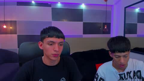 Snapshot of juan_nd_steven chatting on January 25, 3:20 pm JuanSteven online show from January 25, 3:20 pm