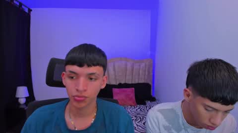 Snapshot of juan_nd_steven chatting on September 12, 4:47 am JuanSteven online show from September 12, 4:47 am