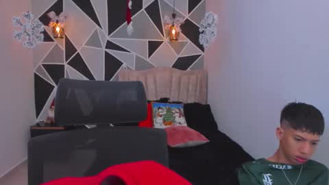 JuanSteven online show from December 14, 12:00 pm