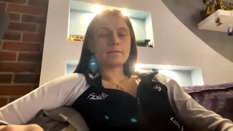 Lola online show from November 13, 6:32 pm