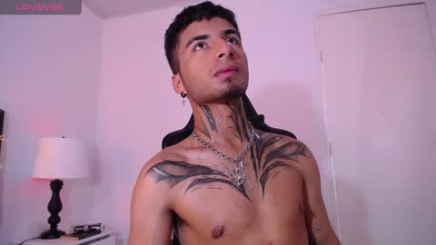 Snapshot of juancamilo66_ chatting on February 1, 6:51 pm juancamilo66_ online show from February 1, 6:51 pm