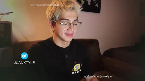 . online show from March 18, 8:04 pm